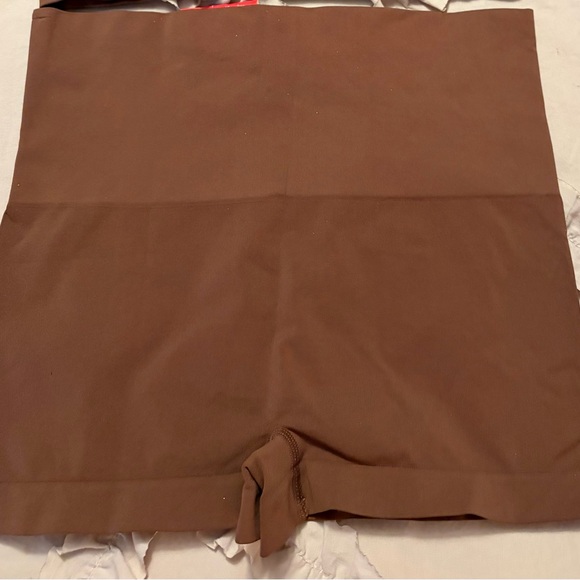 SPANX Seamless Shaping Shorts in Chestnut Brown NWT Size 1X/1TG - Picture 2 of 5